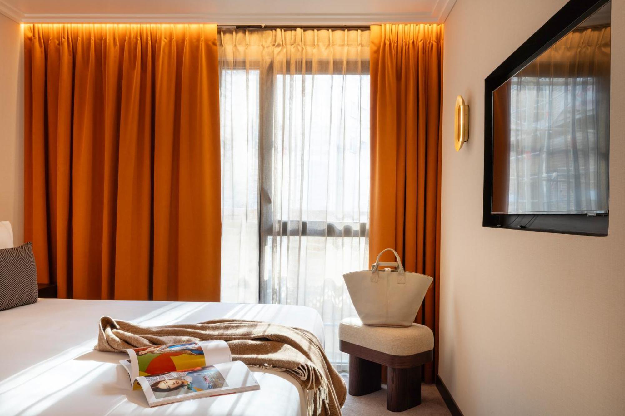 Belinda & Hotel Parijs